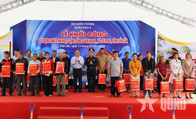 Thượng tướng Trương Thiên Tô dự khánh thành điểm trường, khởi công nhà sinh hoạt cộng đồng tại Đắk Lắk